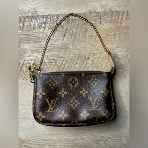 LV Mini Pochette